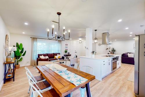 Largo Luxury in Largo, USA