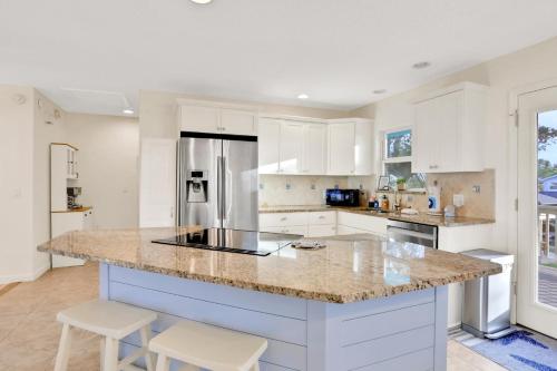 Salty Air Retreat in Crescent Beach, USA