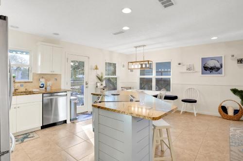 Salty Air Retreat in Crescent Beach, USA