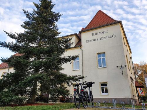 Viesnīcas āriene, Rittergut Dornreichenbach in Lossatal