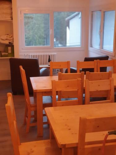 Chalet Jaune Charmant SOM in Sarcenas