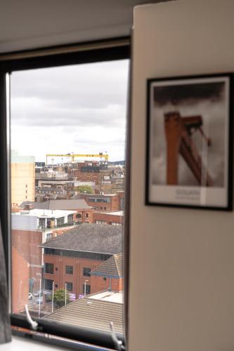 ทัศนียภาพ, Belfast Quarters: 10th Floor Gem in แซนดี โรว์ แอเรีย
