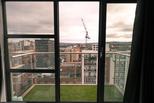 ทัศนียภาพ, Belfast Quarters: 10th Floor Gem in แซนดี โรว์ แอเรีย