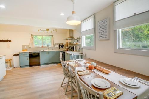 Chic Hot Springs Vacation Rental, Walk to Town! in Hot Springs, USA