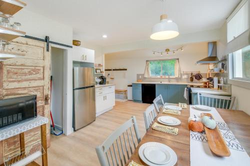 Chic Hot Springs Vacation Rental, Walk to Town! in Hot Springs, USA