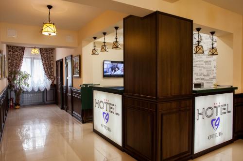 HOTEL 19