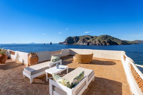 494133464 Therasia Resort Sea and SPA - The Leading Hotels of the World
