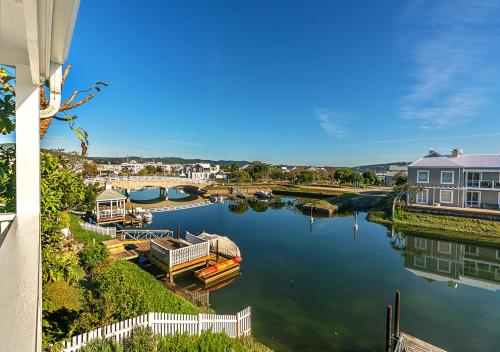 Canal Waterside Lifestyle on Thesen Islands - image 2