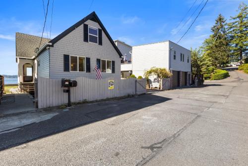 Beachfront Historical Home in University Place!