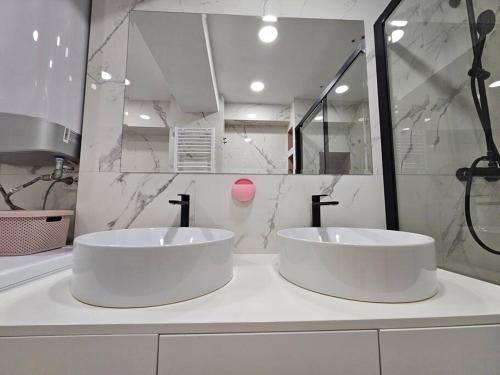 Modern & Spacious Duplex: Prime Skopje Location!, Skopje (photo 8)
