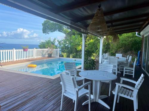 Villa de 3 chambres avec vue sur la mer piscine privee et jardin clos a Le Gosier a 4 km de la plage - Location, gîte - Le Gosier