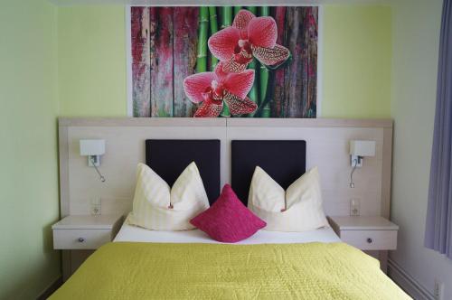 2 bedrooms, 3 beds