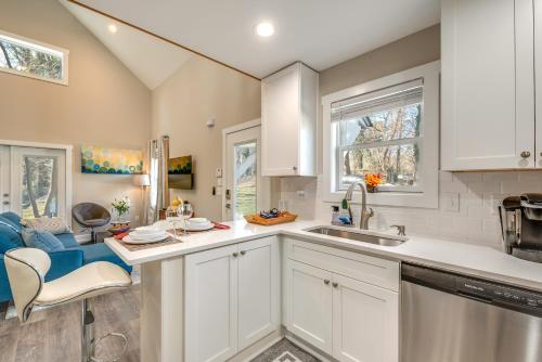 West Atlanta Craftsman Studio with Front Yard! in Cascade Road