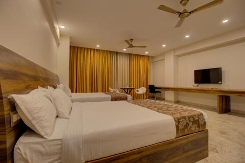 2 queen beds