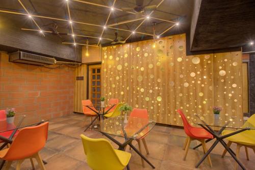 Restaurant, Greenstones Boutique Hotel in Koknipura