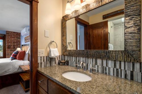 Three-Bedroom Apartment image 1