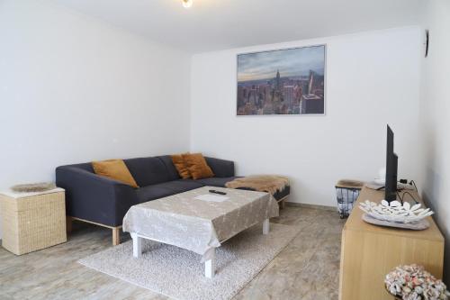 3 bedrooms, 4 beds