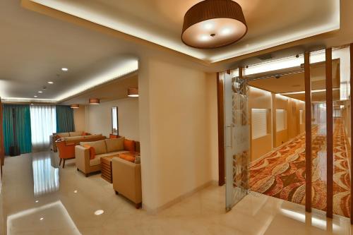 Hol, The Residency Towers Coimbatore in Coimbatore