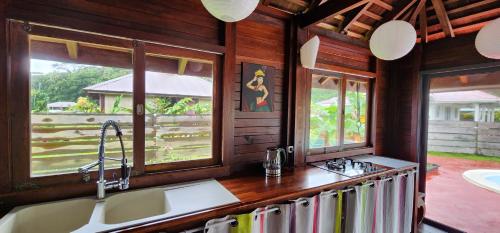 Heipoe Lodge in Faaroa Öböl