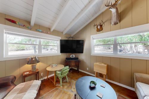 AO Garage House in Ingram, USA