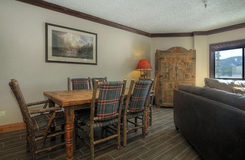 Southern Comfort - 3 BR Condo