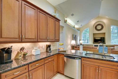 Breezy Palm Coast Golf Retreat with Pool and Lanai! in Palm Coast, USA