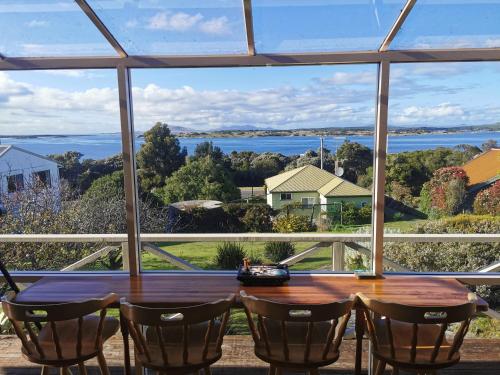Skats, Flinders Island Masters Quarters - Lady Barron in Flinders Island
