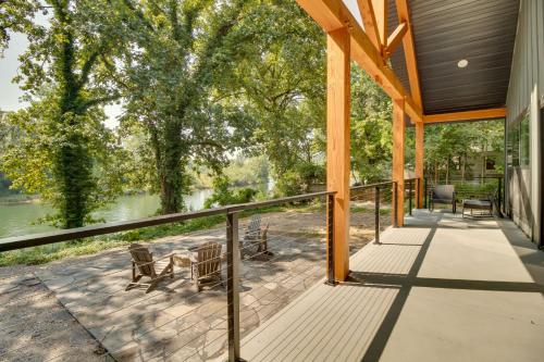 Riverfront Salesville Cabin Rental with Shared Dock!