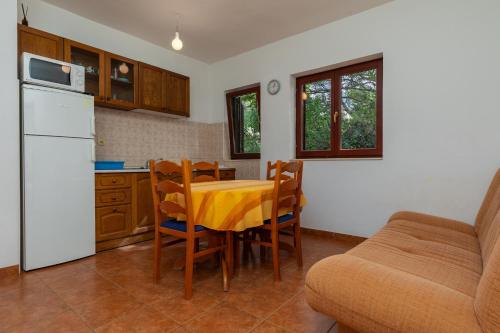 Apartment Mimice 11045b - image 3