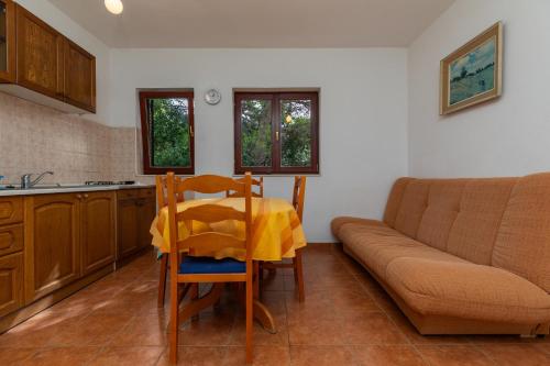 Apartment Mimice 11045b - image 4