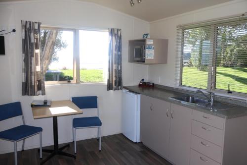 Pohara Beach TOP 10 Holiday Park in Arany Öböl