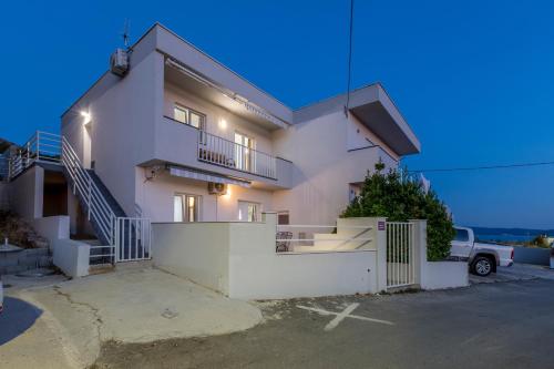 Family friendly house with a swimming pool Podstrana, Split - 21718