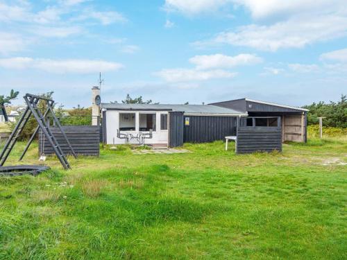  Three-Bedroom Holiday home in Harboøre 12 in Harboør
