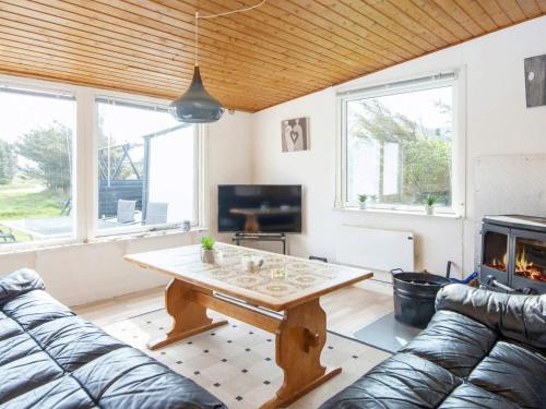  Three-Bedroom Holiday home in Harboøre 12 in Harboør