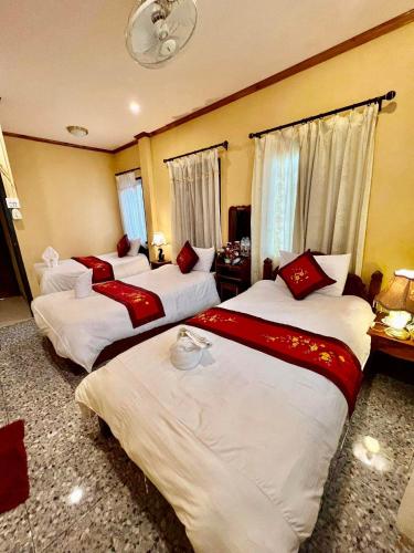 Superior Triple Room image 4