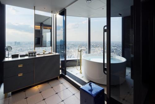 room detail thumbnail 2