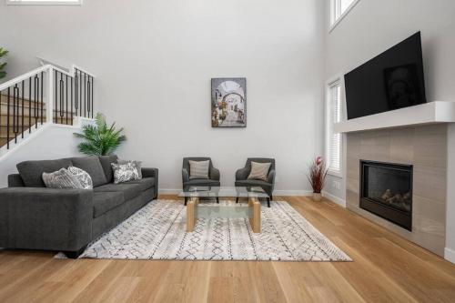 Bright & Spacious 3 Beds Luxury Home in SE Calgary, Calgary (foto 10)