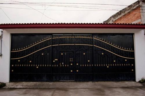 CASA EL PARAÍSO AZTECA En Cocoyoc Morelos, Mexico. in Yautepec, Mexico