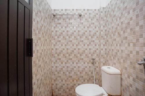 Standard Double Room image 9