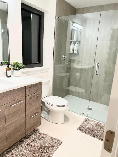 Modern 2 Bed Furnished Apartment in Quincy in Quincy, USA