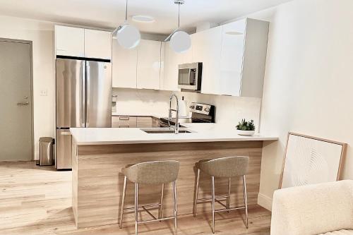 Cocina, Modern 2 Bed Furnished Apartment in Quincy in Quincy (MA)
