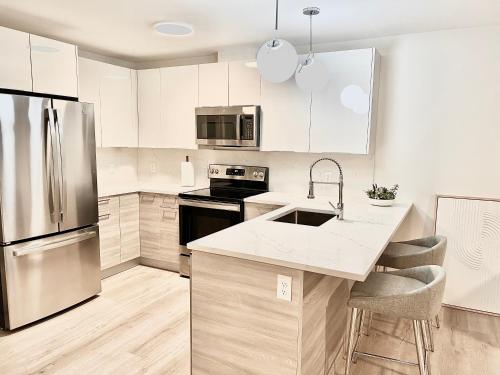 Cocina, Modern 2 Bed Furnished Apartment in Quincy in Quincy (MA)