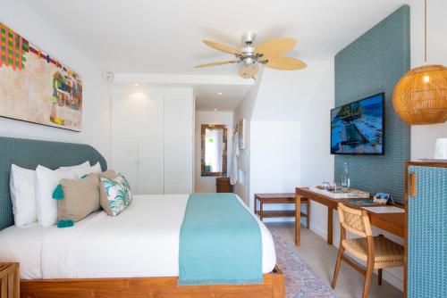 Seapoint Boutique Hotel Room Type - Deluxe Beachfront Room