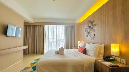 Junior Suite with Balcony image 2