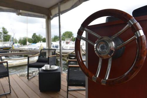 Hausboot NautikHus auf der Havel