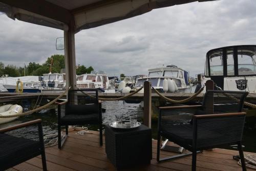 Hausboot NautikHus auf der Havel