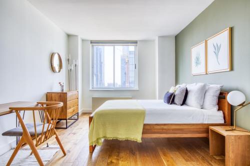 2BR 2BA Pool Doorman nr Times Sq NYC-126, New York (foto 8)