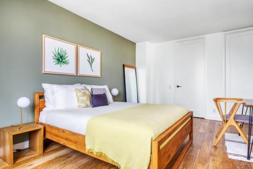 2BR 2BA Pool Doorman nr Times Sq NYC-126, New York (foto 10)