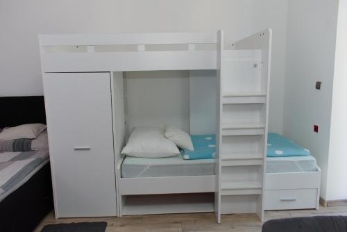 Silver Dream Apartman - image 13