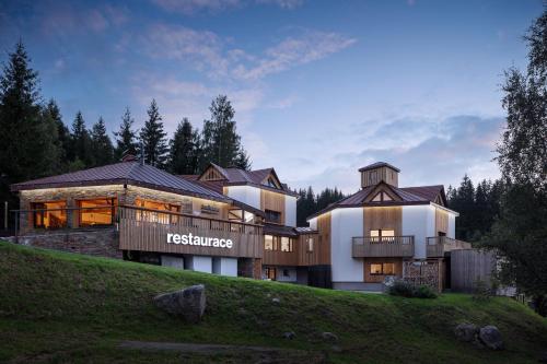 . Ski & Spa hotel BELLEVUE